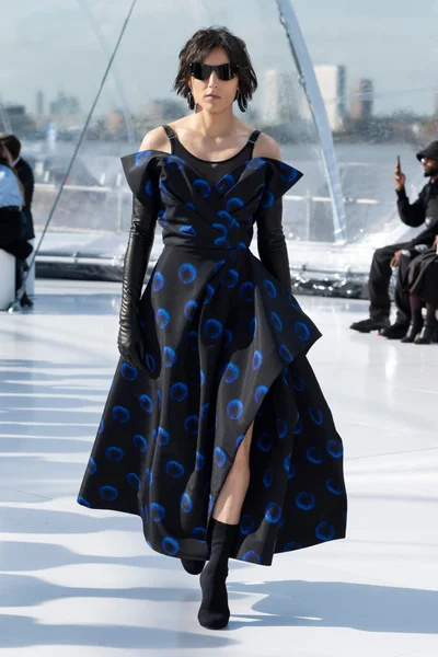Look 19